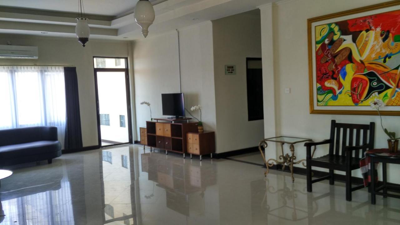 Maxi Hotel Kedonganan Jimbaran  Ngoại thất bức ảnh